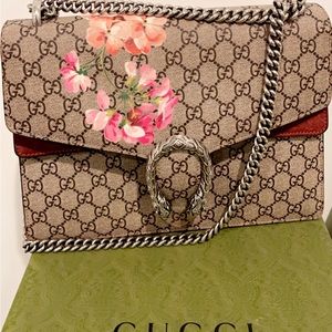 Gucci GG Supreme Monogram Blooms Medium Dionysus Shoulder Bag Beige Multicolor